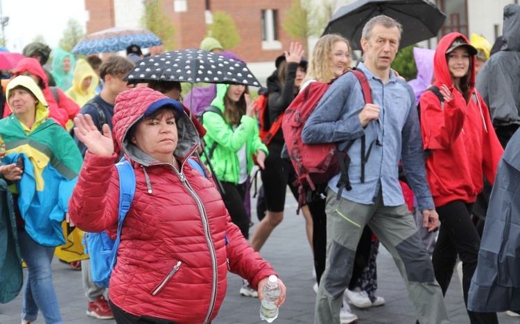 Pielgrzymi w Łagiewnikach! Na trasie od Centrum św. Jana Pawła II do sanktuarium Bożego Miłosierdzia - 2022