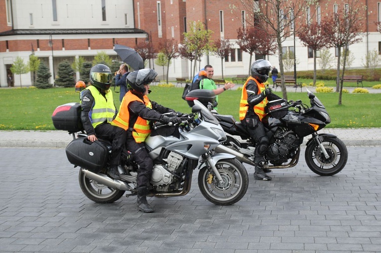 Pielgrzymi w Łagiewnikach! Na trasie od Centrum św. Jana Pawła II do sanktuarium Bożego Miłosierdzia - 2022