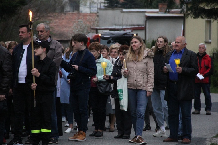 Koszyce Małe. Droga Światła i poświęcenie kapliczki