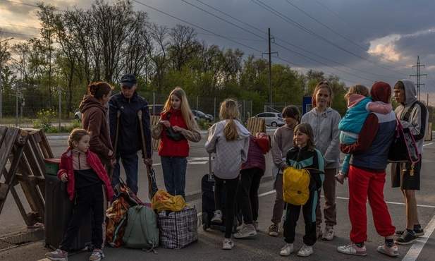 Zełenski: W środę z Mariupola i okolic ewakuowano 344 osoby