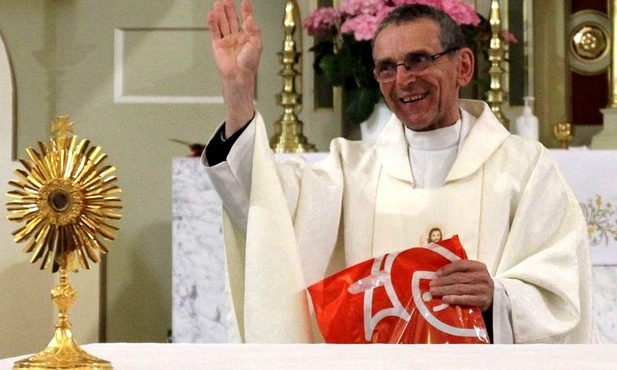 Ks. prałat Stefan Sputek podczas Eucharystii w Wysokiej.