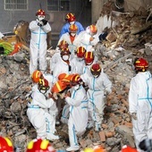 W Chinach zawalił się ośmiopiętrowy budynek. Pod gruzami zginęły dziesiątki osób 