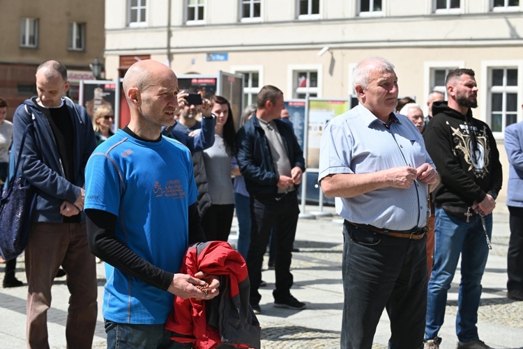 Majowy męski Różaniec ulicami Świdnicy