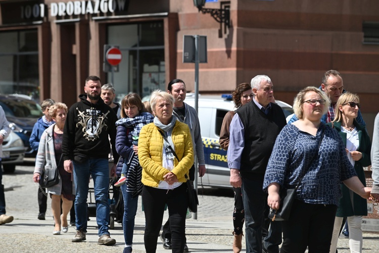 Majowy męski Różaniec ulicami Świdnicy