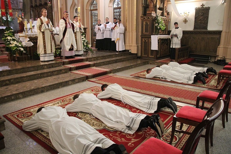 Uroczystość święceń diakonatu w wilamowickim sanktuarium św. Józefa Bilczewskiego.