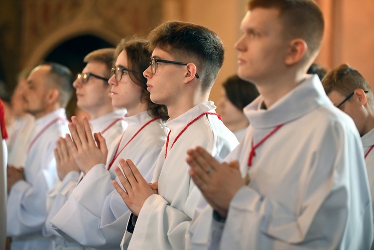 Błogosławieństwo lektorów, ceremoniarzy i nadzwyczajnych szafarzy