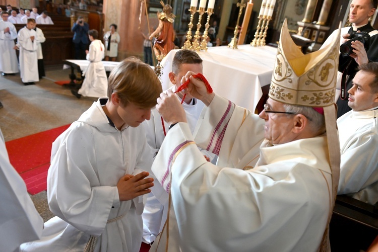 Błogosławieństwo lektorów, ceremoniarzy i nadzwyczajnych szafarzy