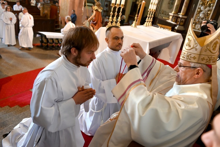 Błogosławieństwo lektorów, ceremoniarzy i nadzwyczajnych szafarzy