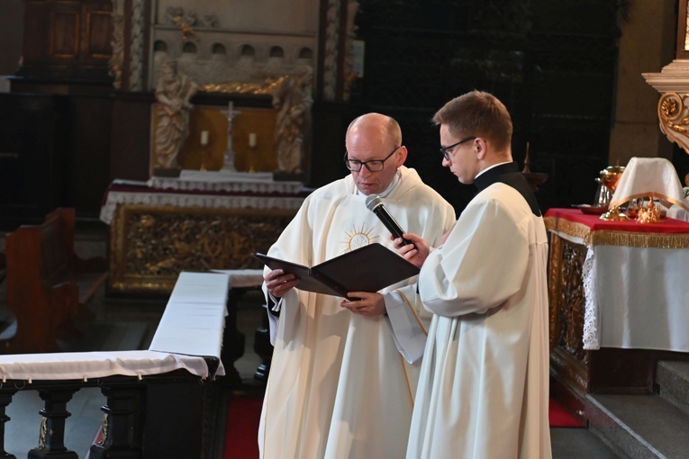 Błogosławieństwo lektorów, ceremoniarzy i nadzwyczajnych szafarzy