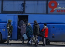 Z Azowstalu ewakuowano już wszystkie kobiety, dzieci i starszych