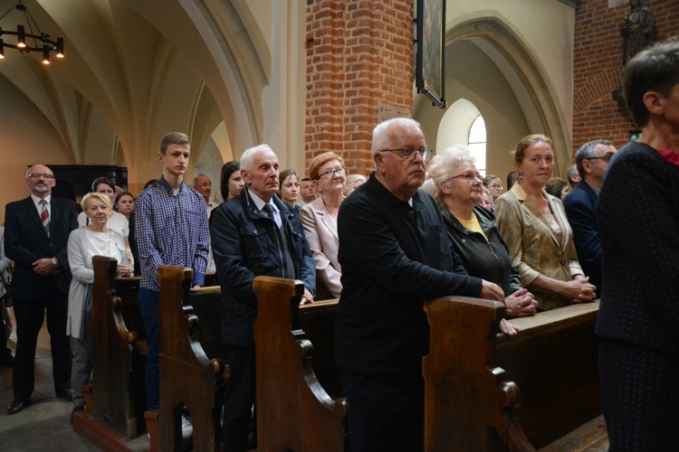 Pierwsza jubileuszowa pielgrzymka dekanalna do katedry