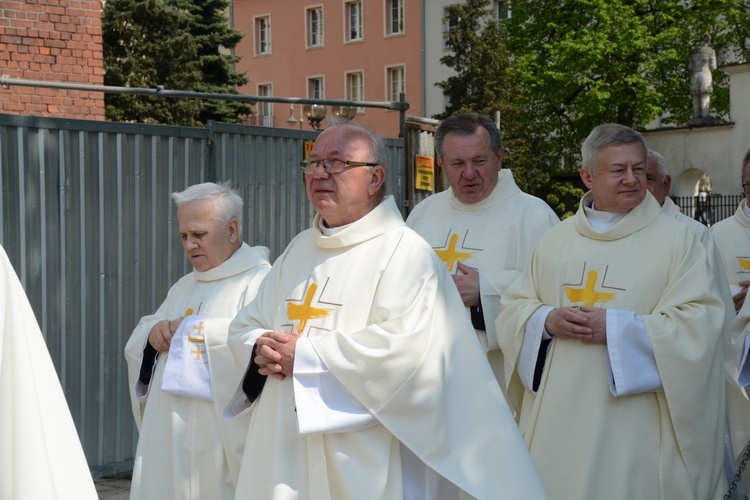 Pierwsza jubileuszowa pielgrzymka dekanalna do katedry