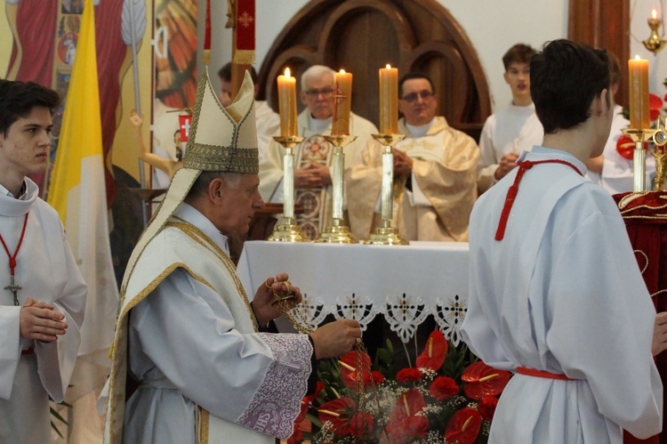 Relikwie św. Jana Pawła II w parafii pw. Świętej Trójcy we Wrocławiu-Krzykach