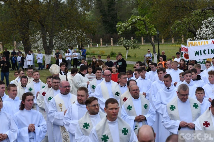 Diecezjalna Pielgrzymka Służby Liturgicznej Ołtarza do Paradyża 