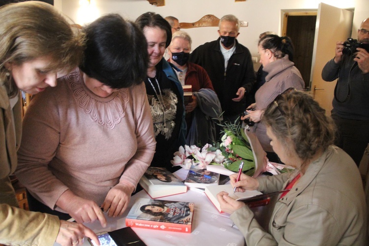 Szczawnica. Spotkanie z Agatą Puścikowską i jej "Walecznymi z gór"