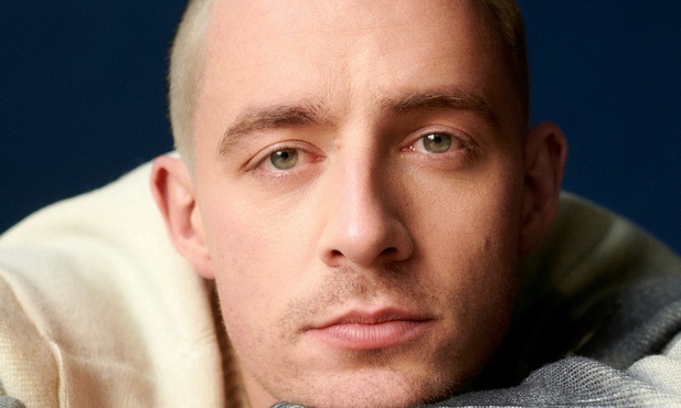DERMOT KENNEDY _Something to Someone