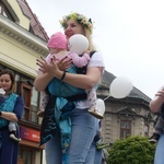 Chustotańce mam i niemowlaków na ulicach Bielska-Białej - 2022