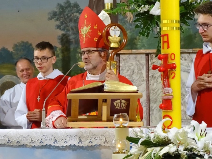 Biskup z Boliwii udzielił bierzmowania w Nowej Soli