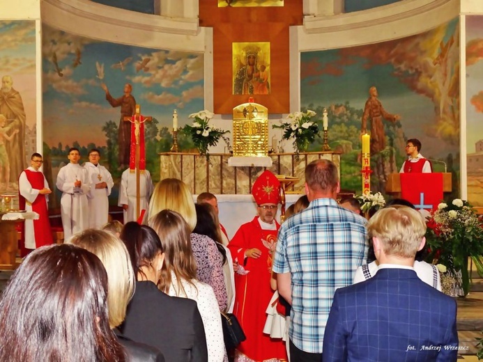 Biskup z Boliwii udzielił bierzmowania w Nowej Soli