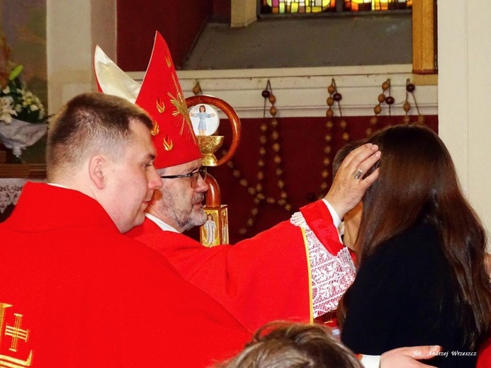 Biskup z Boliwii udzielił bierzmowania w Nowej Soli