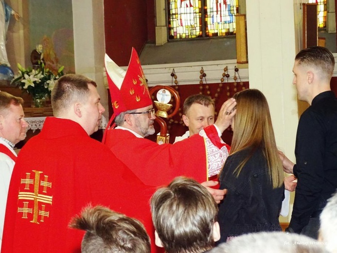 Biskup z Boliwii udzielił bierzmowania w Nowej Soli
