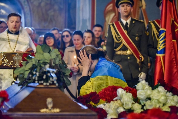 Nuncjusz apostolski w Kijowie: Po ludzku nie ma nadziei na przerwanie wojny 