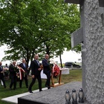 Odsłonięcie i poświęcenie pomnika ofiar II wojny światowej w Folwarku