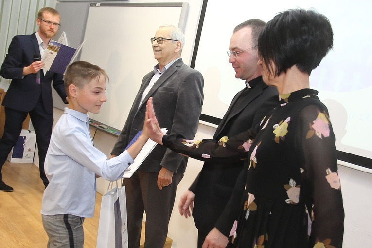 Finał XIII Diecezjalnego Konkursu Wiedzy Religijnej cz. 1
