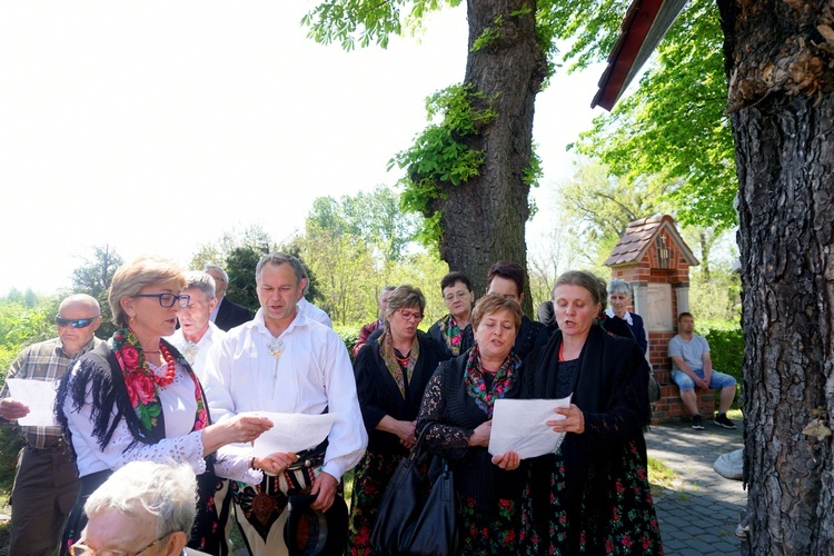 Pogrzeb werbisty o. Huberta Lupy, "proboszcza" oazowiczów