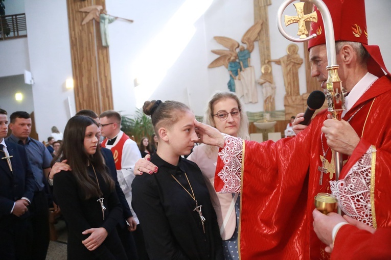 Bierzmowanie w Łękach Górnych