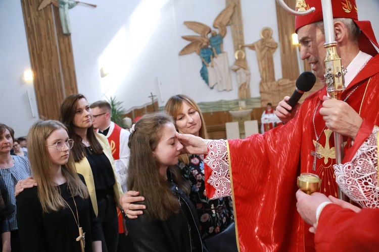 Bierzmowanie w Łękach Górnych