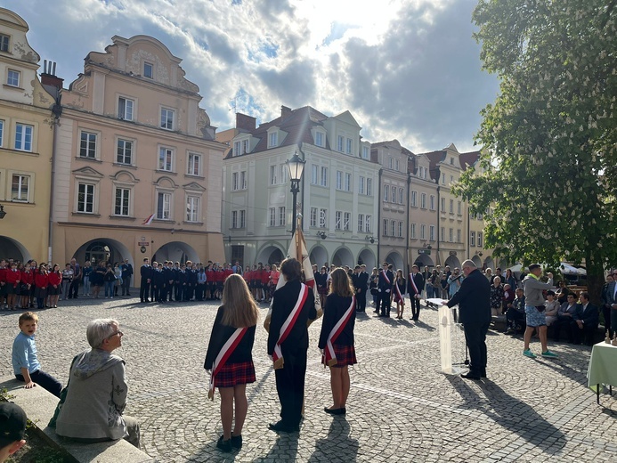 Jubileuszowy apel na Placu Ratuszowym