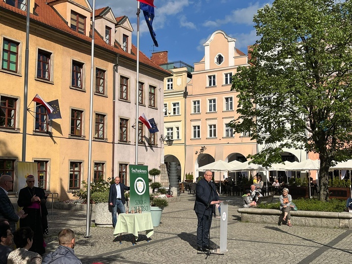 Jubileuszowy apel na Placu Ratuszowym