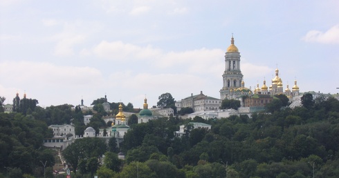 Ukraina: Biskupi "promoskiewscy" oskarżyli władze kraju i Kościół autokefaliczny o wywołanie obecnej wojny