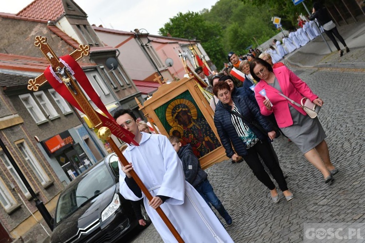 Mieszkańcy Rzepina razem z Matką Bożą Fatmiską prosili o pokój