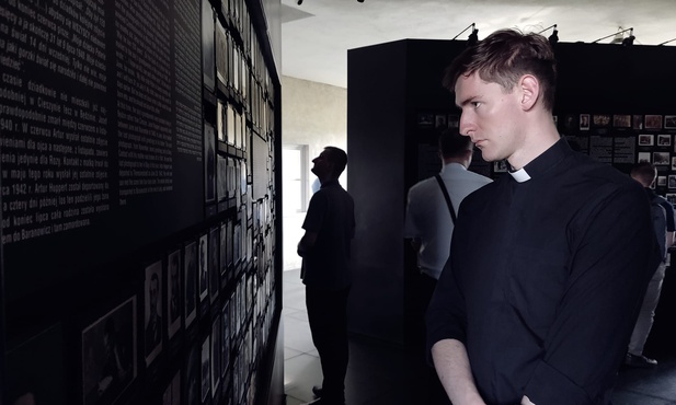 Diakoni mogli przyjrzeć się z bliska tragicznej przeszłości.