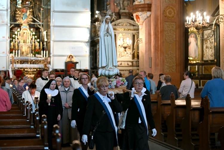 Na zakończenie Mszy św. zebrani przeszli w procesji do kaplicy MB Uzdrowienia Chorych.