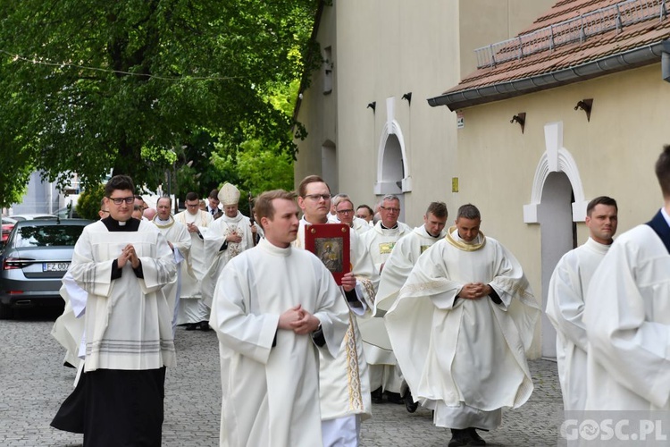 W Zielonej Górze trwają święcenia diakonatu