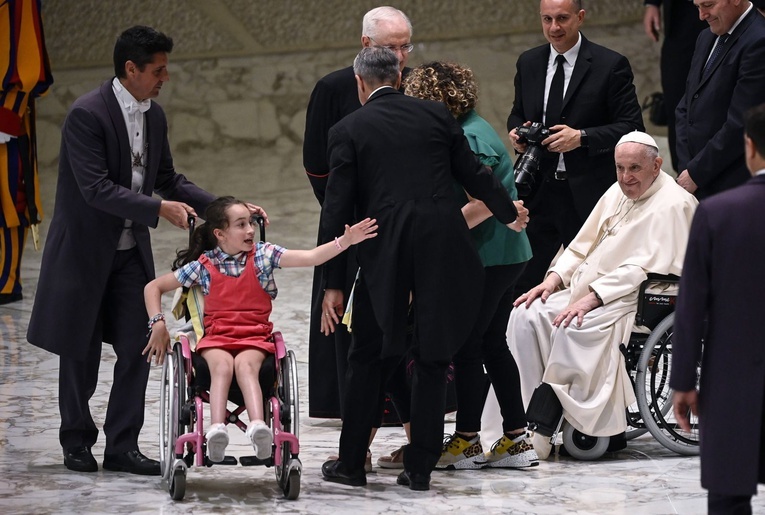 Papież: Kościół jest "szpitalem polowym" dla najsłabszych