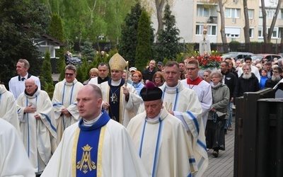 Po Mszy św. odbyła się procesja różańcowa.