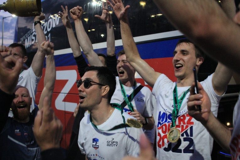 Grupa Azoty ZAKSA Kędzierzyn-Koźle mistrzem Polski! Powitanie w domu