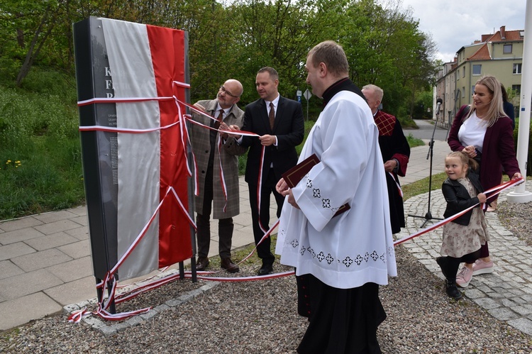 Tablica upamiętniająca bł. ks. Rogaczewskiego