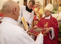 Mąż, ojciec, dziadek. Właśnie przyjął święcenia