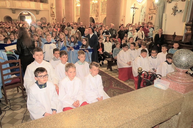Błogosławieństwo ministrantów w Limanowej