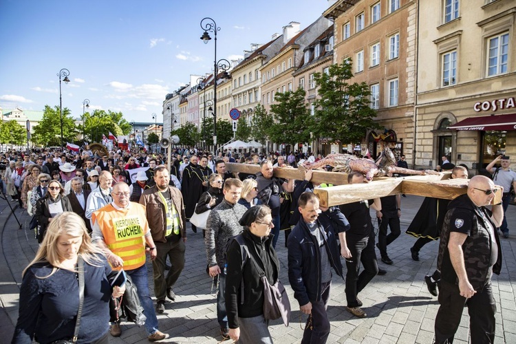 Wielka procesja różańcowa. Za Polskę