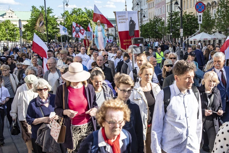 Wielka procesja różańcowa. Za Polskę