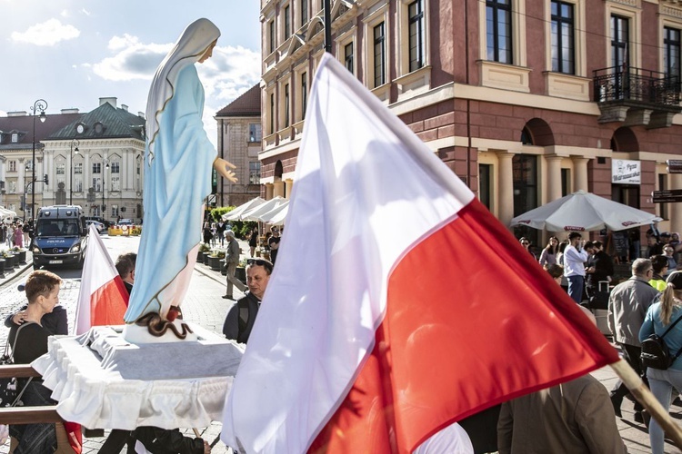 Wielka procesja różańcowa. Za Polskę