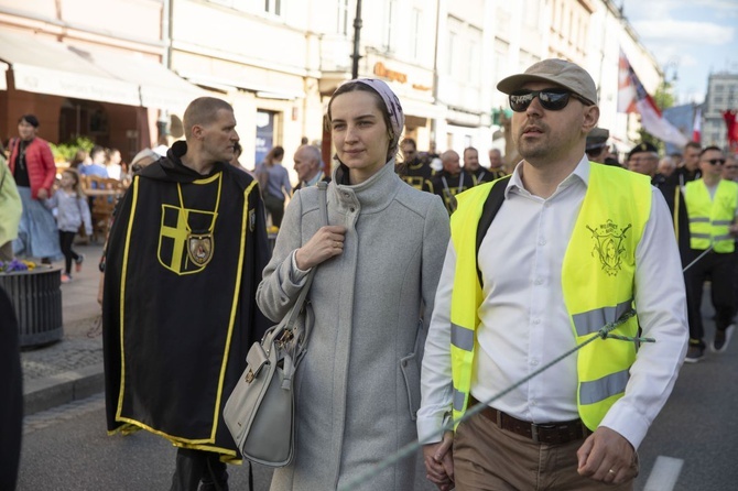 Wielka procesja różańcowa. Za Polskę