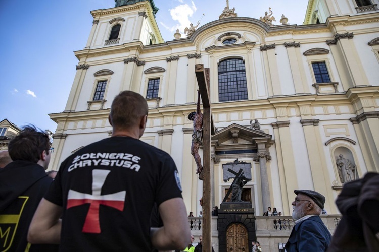 Wielka procesja różańcowa. Za Polskę