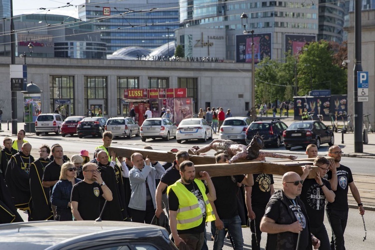 Wielka procesja różańcowa. Za Polskę